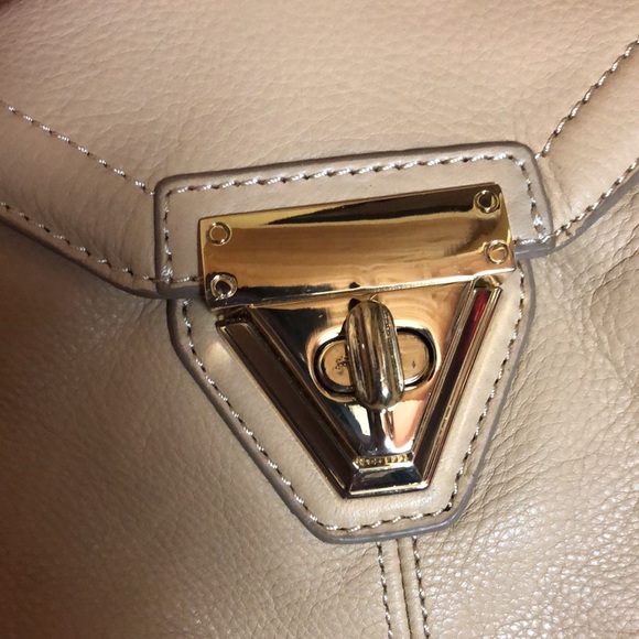 POUR LE VICTOIRE Leather Shoulder-bag Purse Luxe Natural & Gold LOGO Stripe NEW - Picture 10 of 15